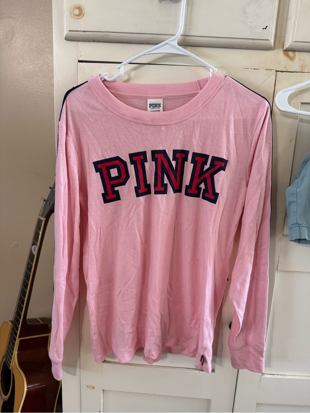 PINK Victoria's Secret Long Sleeve Logo Tee in Light Pink with Navy Trim - Picture 5 of 5